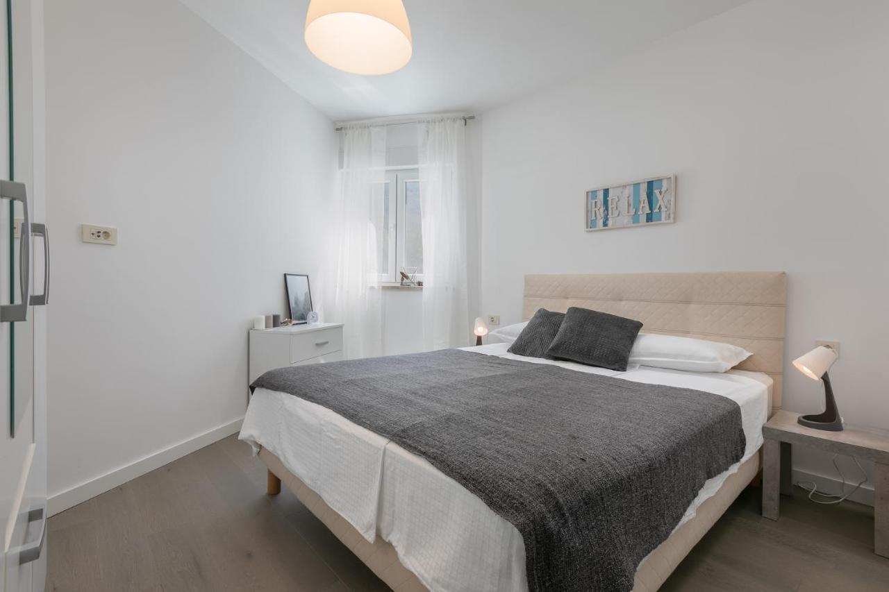 Silver Sea Apartment Makarska Exterior photo
